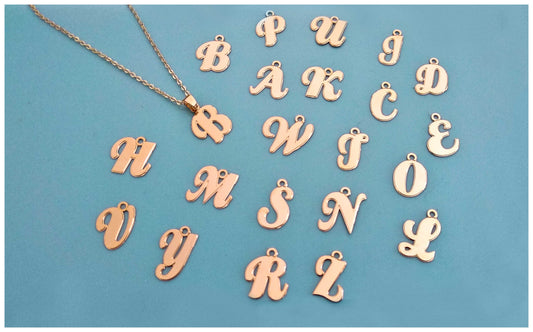 תליוני אותיות לשרשראות באנגלית